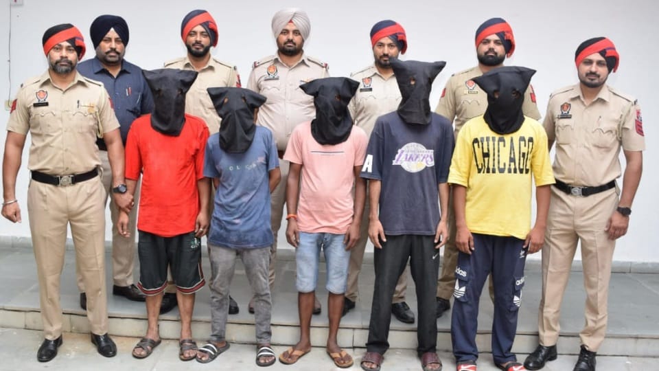 Five arrested for cheating people by tampering with bank accounts, cheques and ATMs in six states