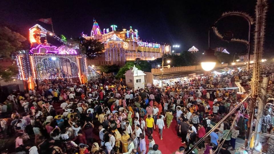 Mathura city filled with joy Drums and bells As soon as Lord Krishna was born congratulatory songs See photos