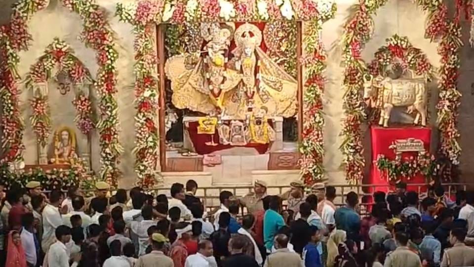 Mathura city filled with joy Drums and bells As soon as Lord Krishna was born congratulatory songs See photos