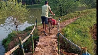 Villages Made Bridge With Bamboo And Wood In Sidhi District Of Madhya Pradesh MP News