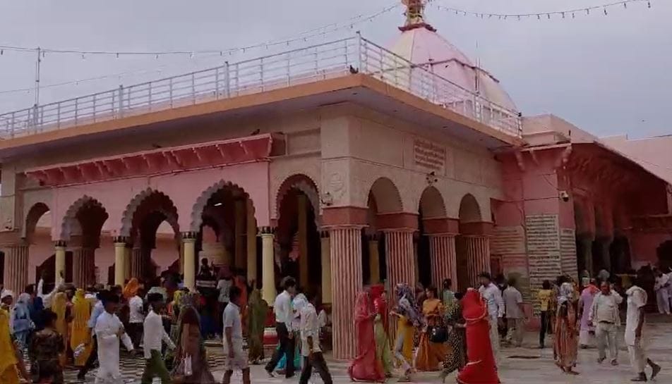 Crowd of devotees gathered in Shridauji Maharaj temple on Janmashtami 2024