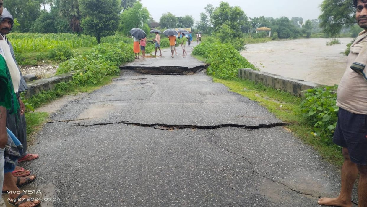 Bihar news : Bridge collapsed in Gaya news hindi bihar jitan ram manjhi nitish kumar