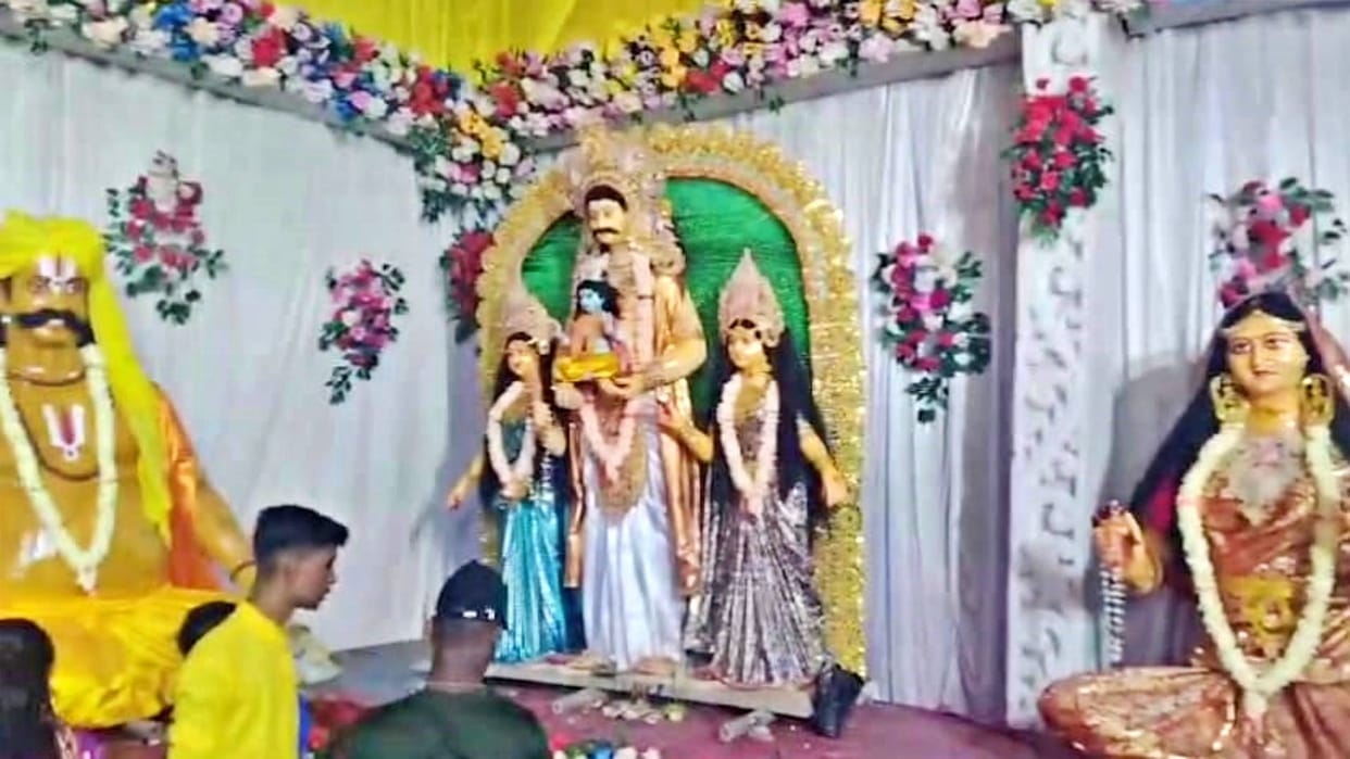 Samastipur Krishna Janmotsav fair begins in Jitwarpur people come from far to see Meena Bazaar well of death