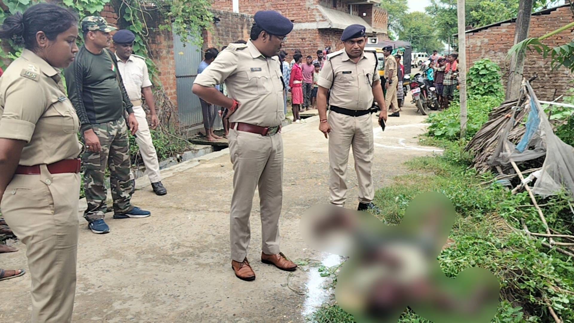 घटना स्थल पर मौजूद पुलिस