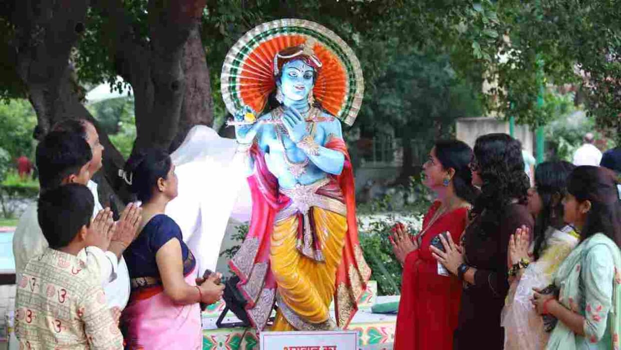 Janmashtami festivities drive business across India, sales exceed Rs 25,000 crore: CAIT