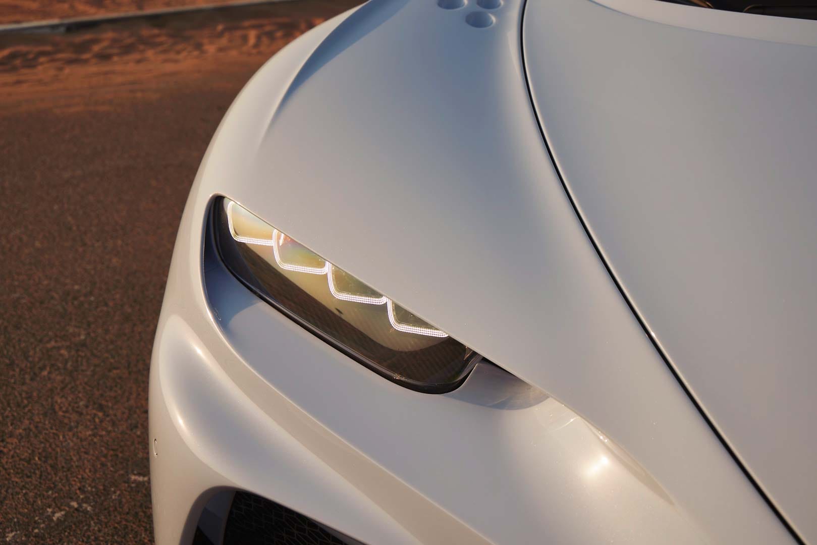Bugatti Chiron quad setup of LED headlights cost equal to brand new Porsche 911 Carrera GTS Sportscar Know Det