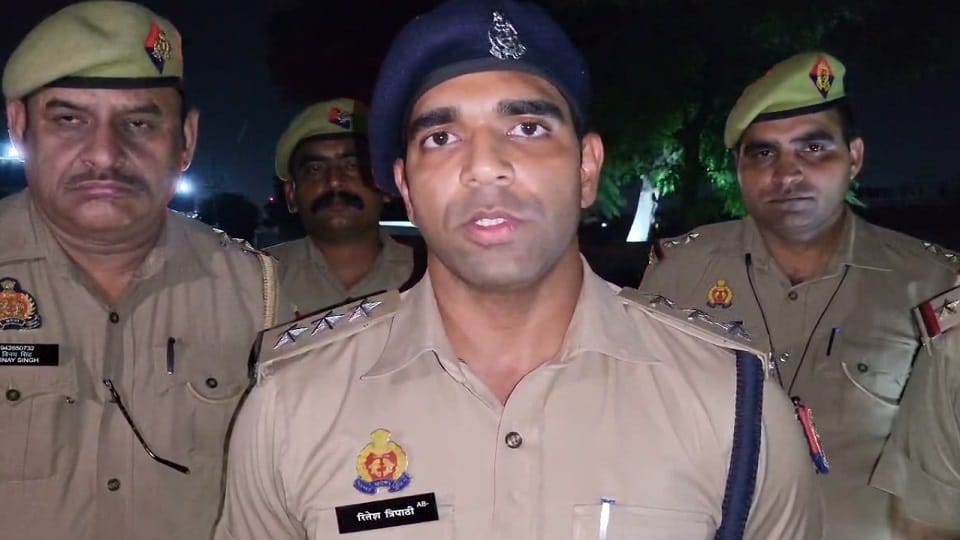 Vijayanagar police caught two miscreants in an encounter two absconded