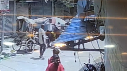 Manbad beats up girl in Gorakhpur's Hindi market, case registered