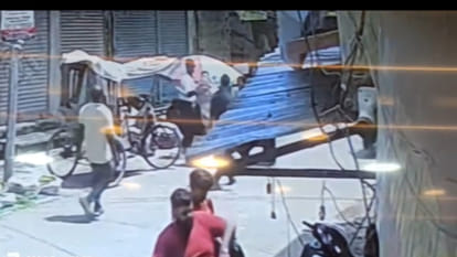 Manbad beats up girl in Gorakhpur's Hindi market, case registered