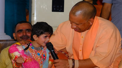 CM Yogi Adityanath offered prayers at Gorakhnath temple on Janmashtami