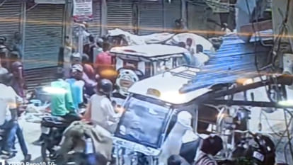 Manbad beats up girl in Gorakhpur's Hindi market, case registered