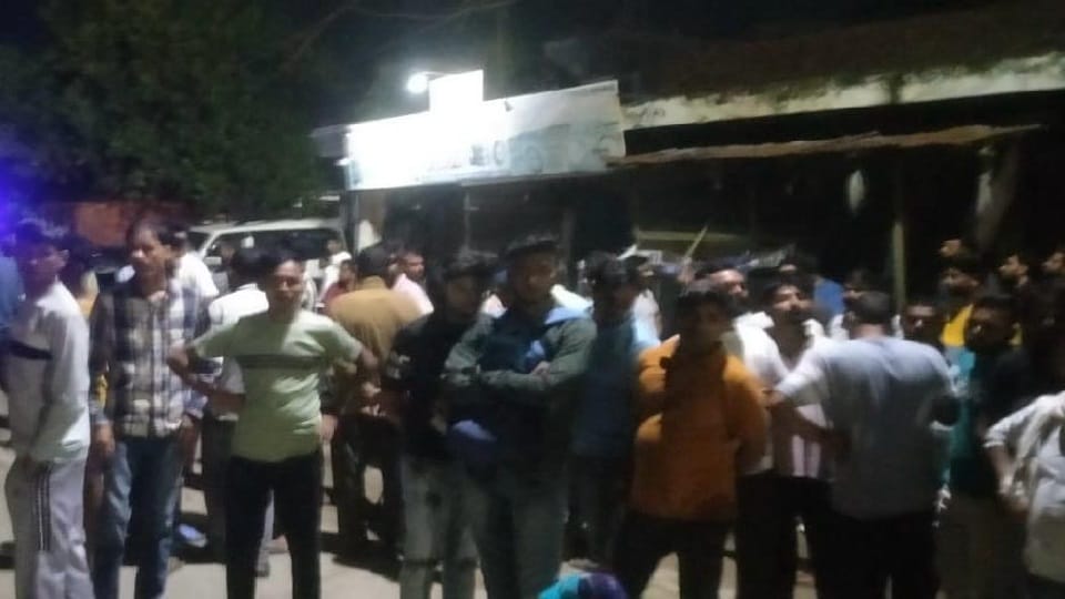 Youth dies after coming in contact with broken wire of high tension line in Bulandshahar