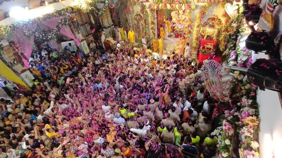 Janmashtami 2024: Mathura reverberated with cheers As soon as Kanha born welcomed with shower of flowers video