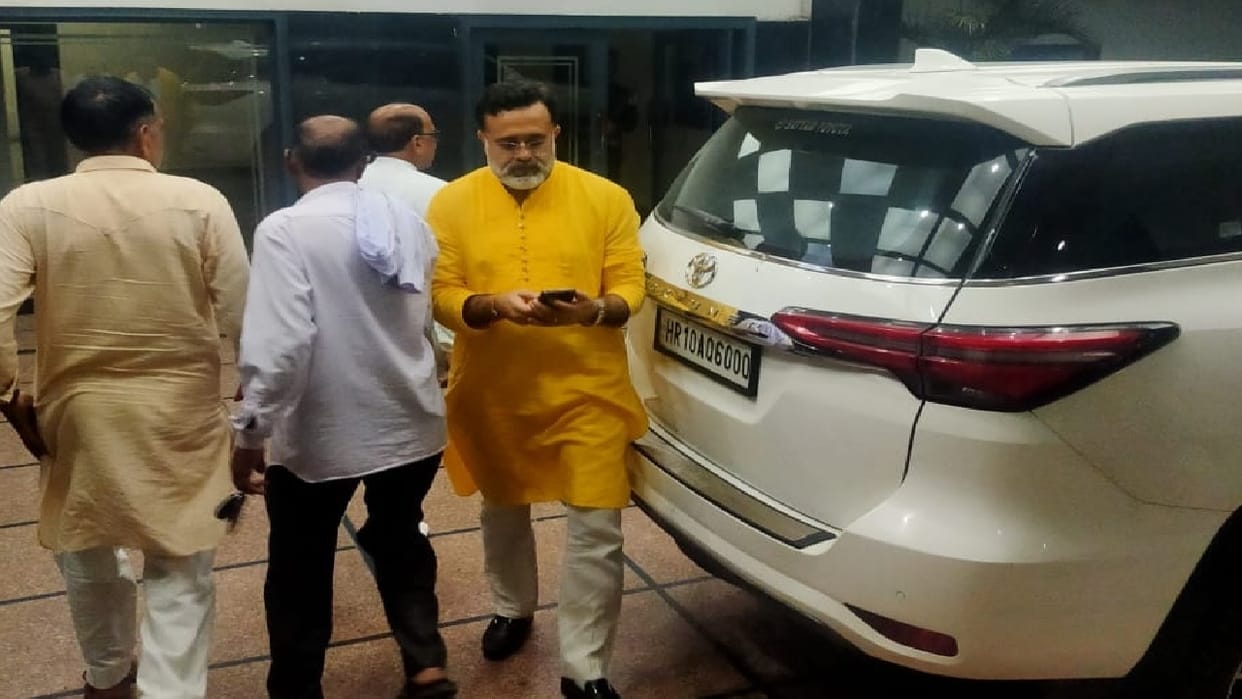 Politics heats up in Rohtak, Grover and Batra, both ticket contenders, meet CM Nayab Saini in closed room