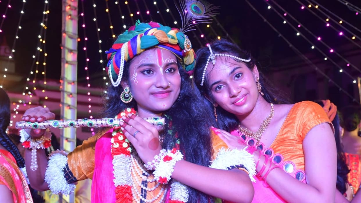 Krishna Kanhaiya was born in Varanasi on Janmashtami and Rohini Nakshatra Kanha Makhan Mishri