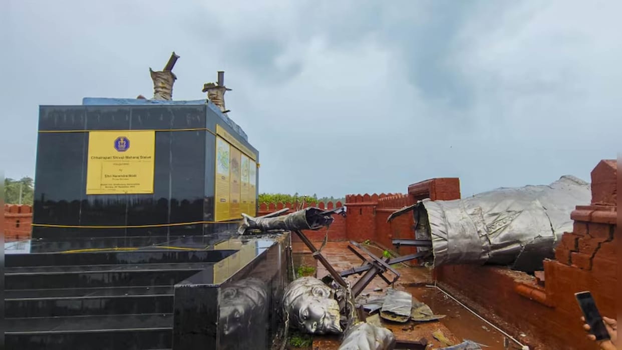 FIR filed against contractor and structural consultant over collapse of Shivaji Maharaj's statue