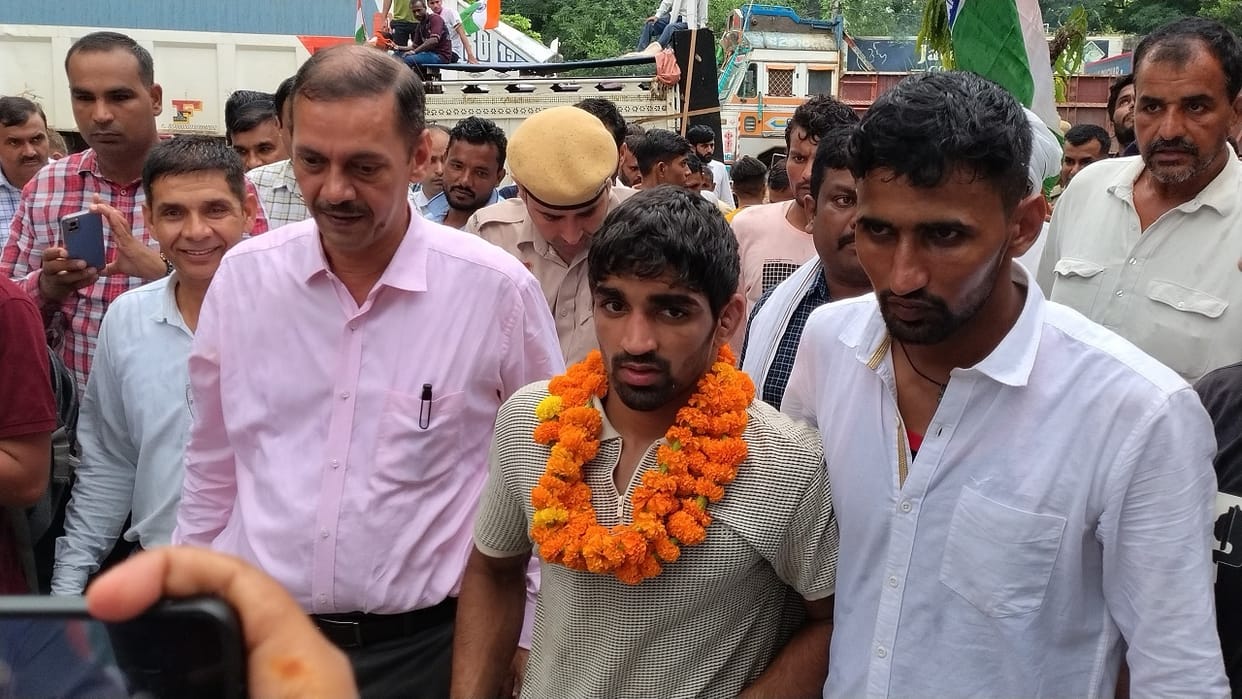 Olympic medalist Aman Sehrawat reached Jhajjar, said- next target is gold medal