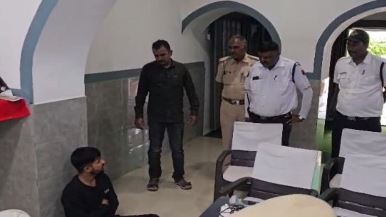 Ajmer: Stunting with luxury cars proved costly, police took you to police station for driving at speed