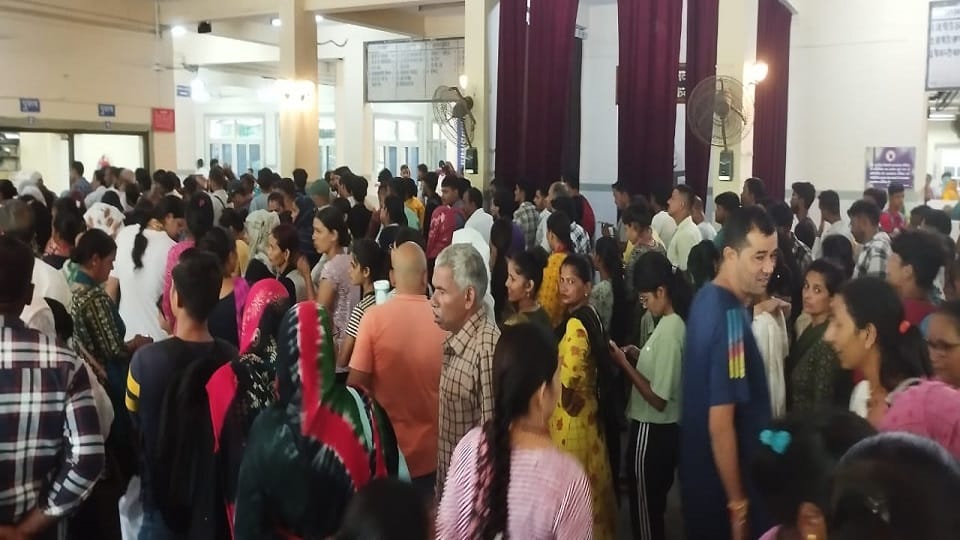 Shortage of doctors in medicine department in Sushila Tiwari Hospital Haldwani