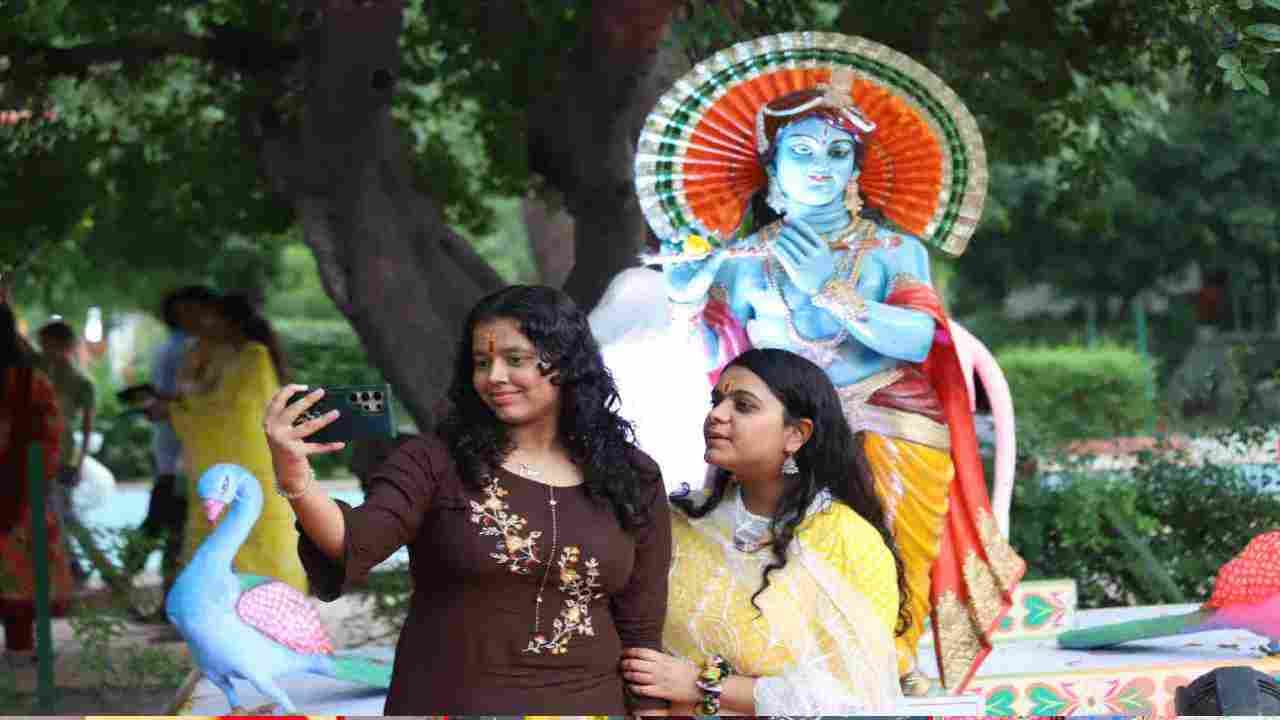 Janmashtami 2024 Enthusiasm on Shri Krishna Janmashtami in Delhi see photo