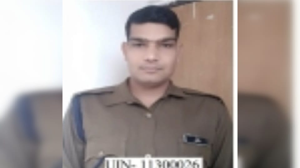 आरक्षक ने की आत्महत्या