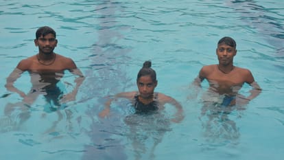 Malaviya Club defeated IITians in hockey 18 swimmers won medals in swimming in varanasi