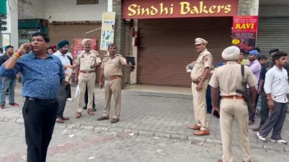 Firing on owner of Sindhi Bakery in Ludhiana