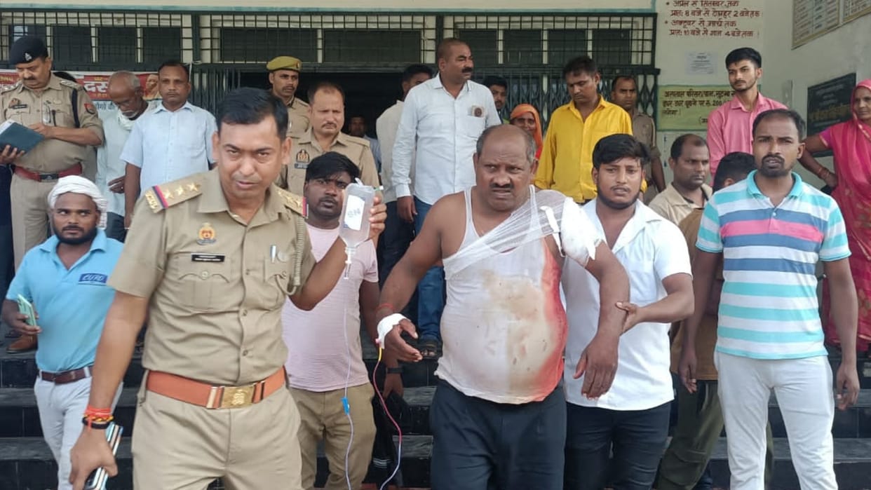 Two miscreants on bike shot person in Mau his condition is critical