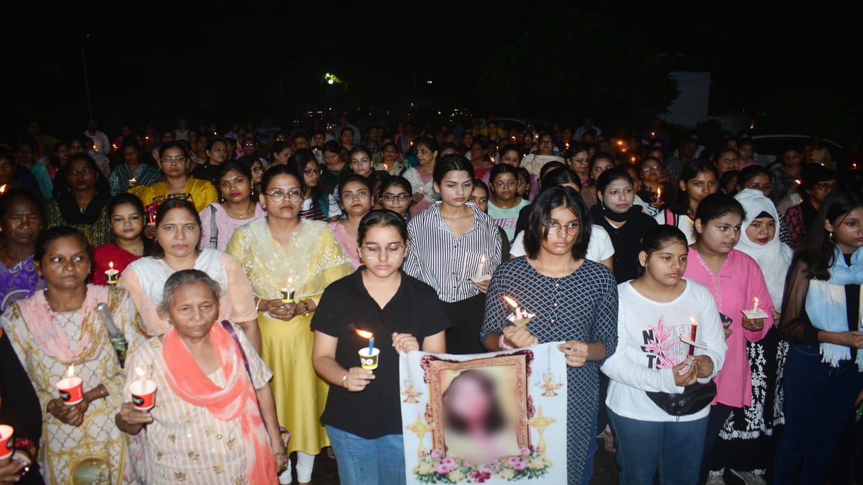 People of Christian community took out candle march to get justice for Kolkata's daughter.