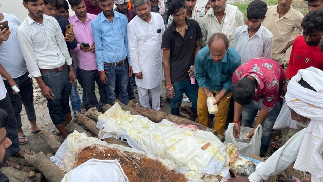 After two hours the bodies of two friends were taken from village, police and administration sigh of relief