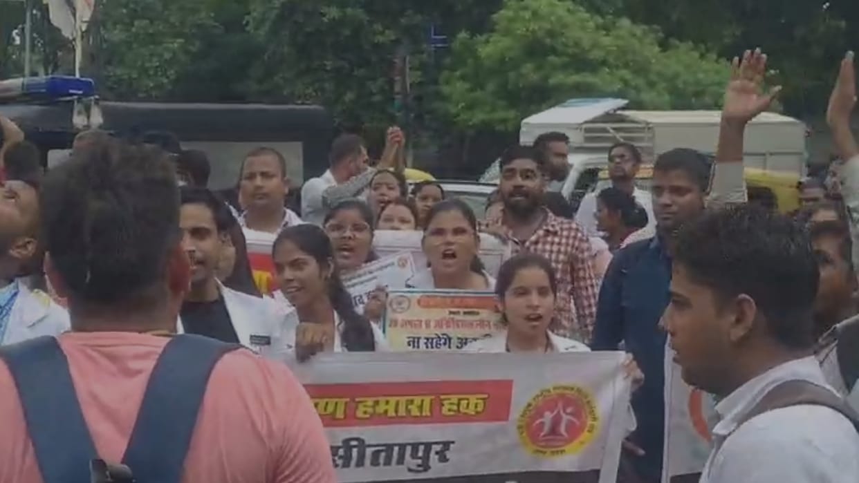 Health workers protest in Lucknow.