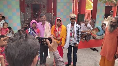 Muslim girl married her lover in Shiva temple according to Hindu customs In Etah