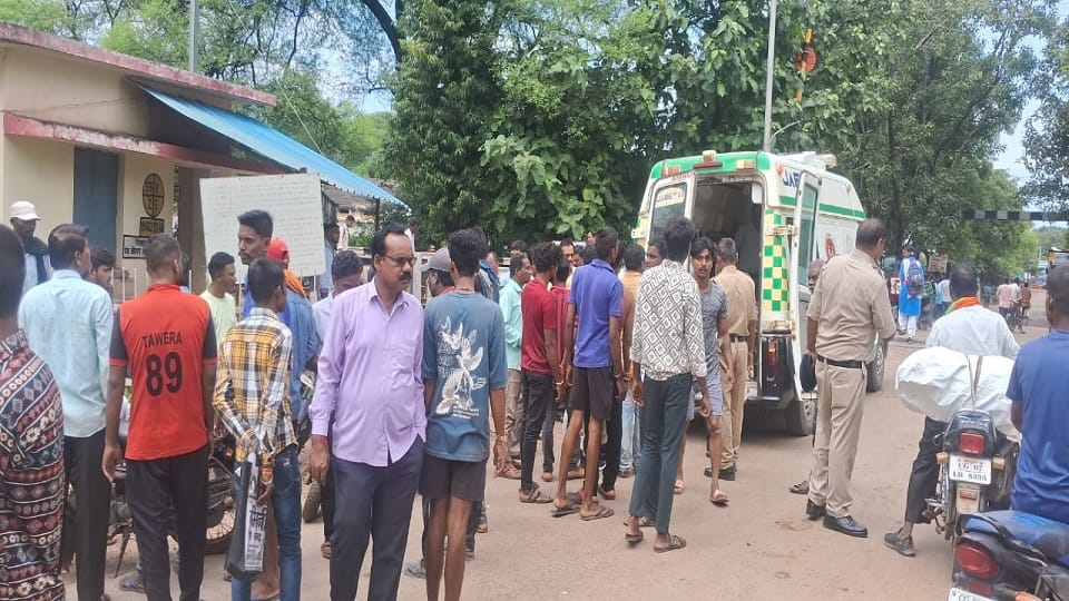 पुलिस की गिरफ्त में आरोपी