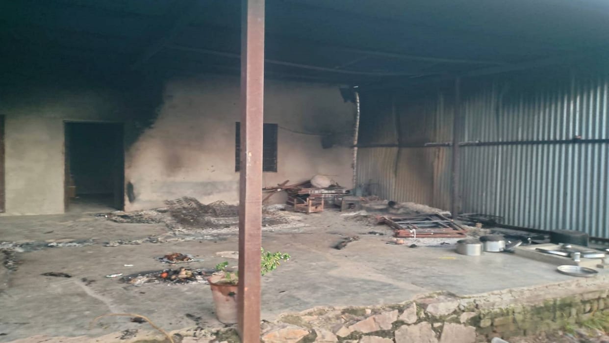 Chittaurgarh News Fish contractor attacked office set on fire loss of about Rs 10 lakh