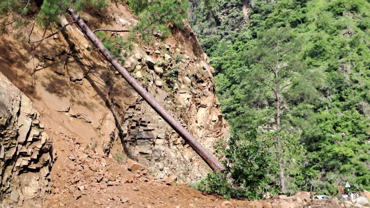 Monsoon 200 landslide zones on national highways in Uttarakhand situation more serious in Pithoragarh