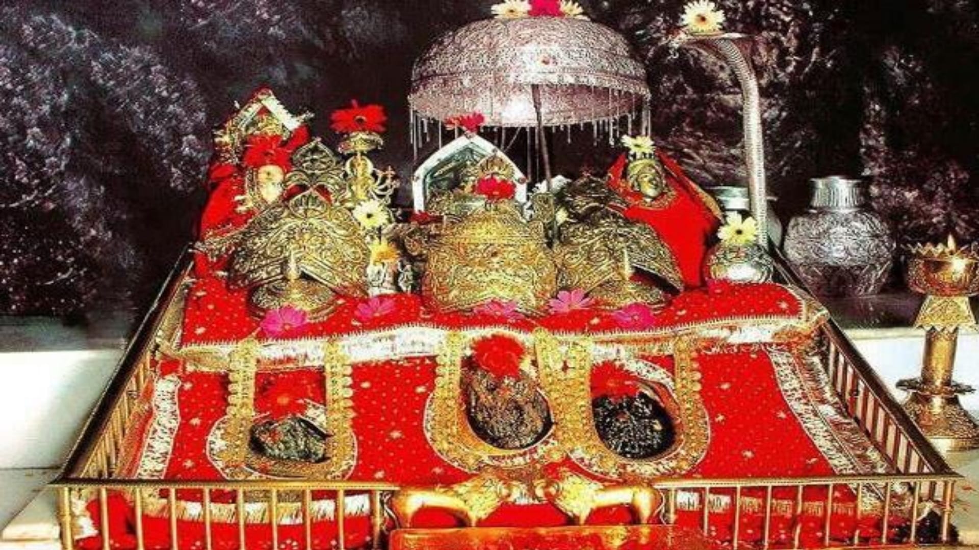 1.70 lakh devotees visited Maa Vaishno Devi in four days