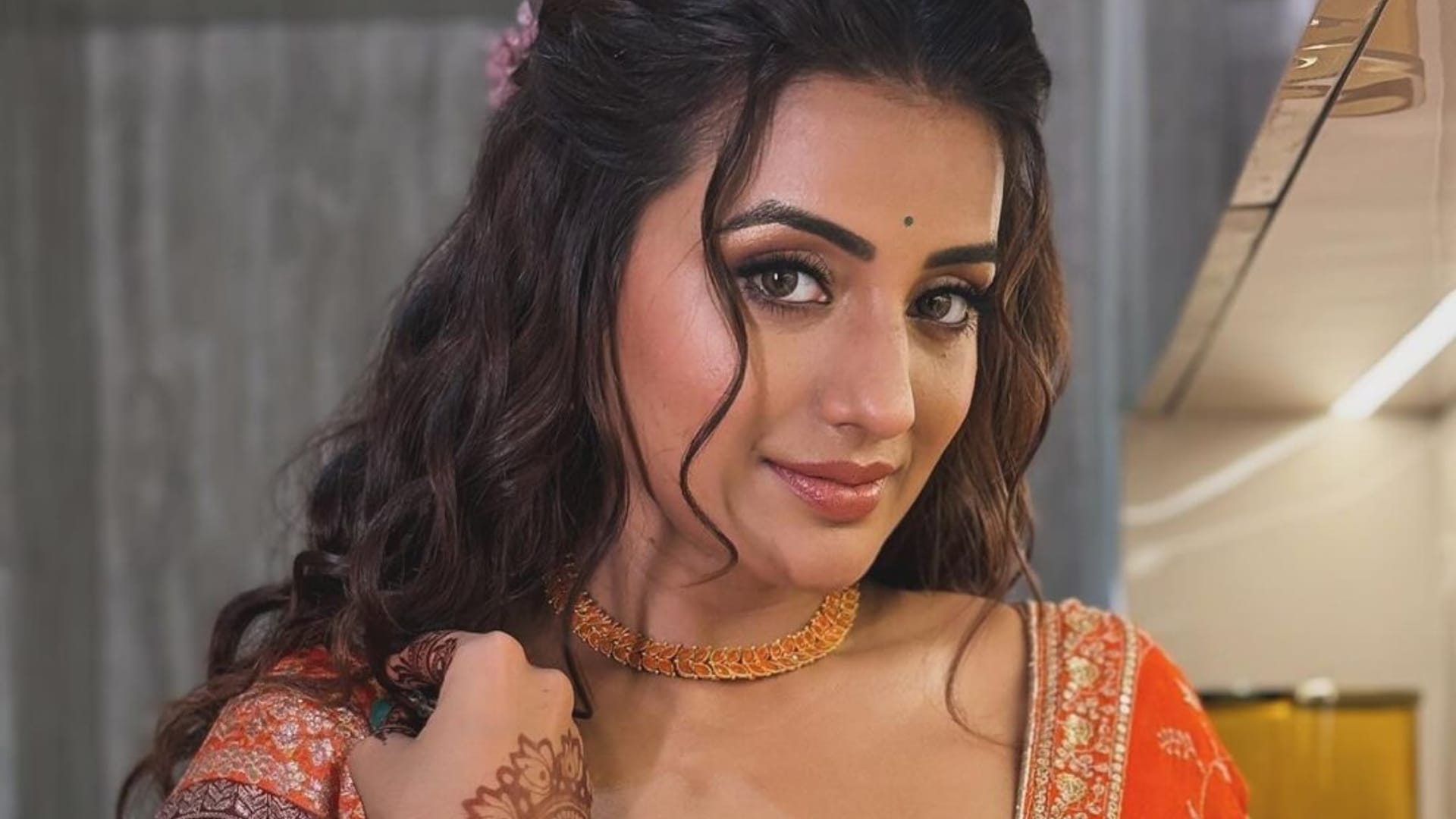 Akshara Singh celebrates her 33th Birthday on her special day know her net worth love life career and more