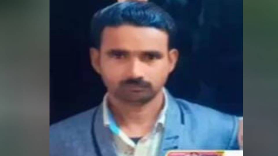 shopkeeper died after drinking acid mistaking it for water in Mainpuri