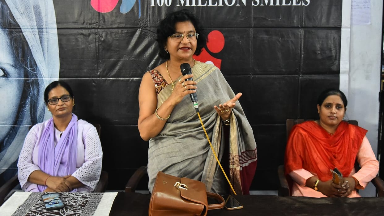 doctor made the girl students aware about menstruation in aparajita program