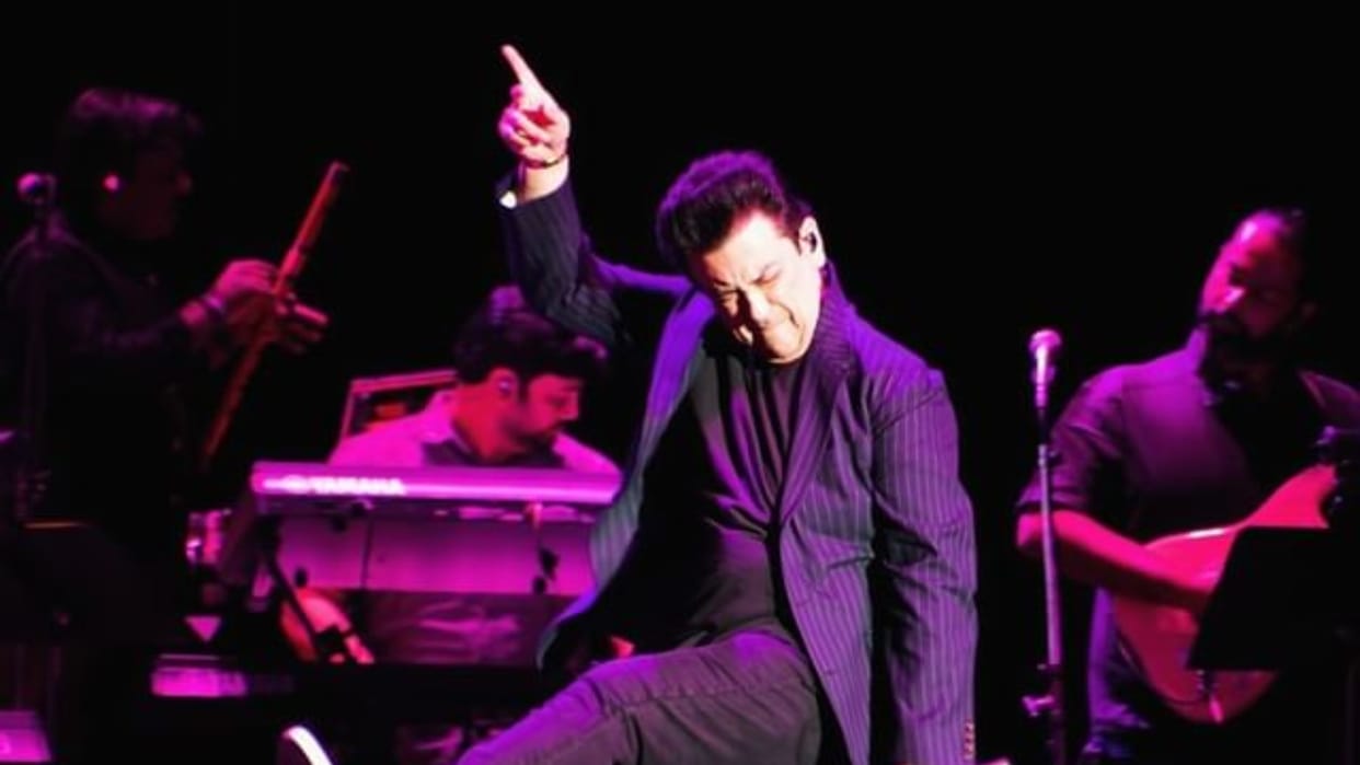Adnan Sami reacts and shared a screenshot of a PAK netizen comment On His Indian Citizenship