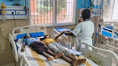 Bihar News : Many children fell ill consuming filariasis medicine in Bhojpur Ara school bihar hindi news.