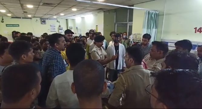 Bihar: Firing in the hostel of DS College, Katihar; Miscreants shot young man in the neck, condition critical
