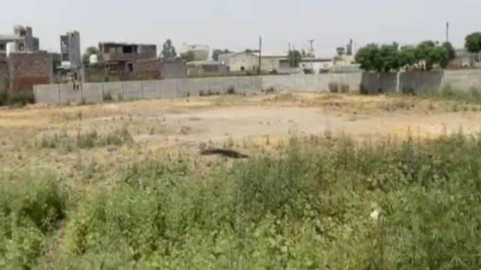 Administration locks AP Fani Compound, orders to vacate land within week, 26840 square yards of land was sold