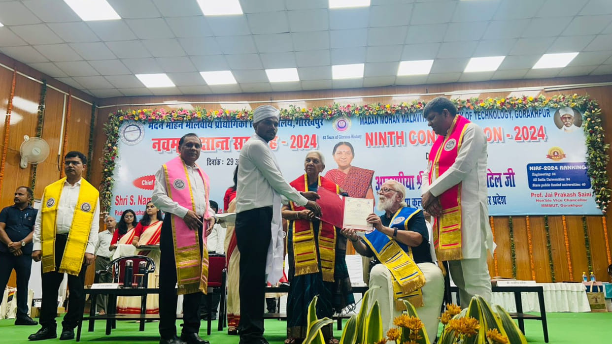 Chancellor Anandi Ben Patel participated in the convocation of MMMUT, awarded the degree.