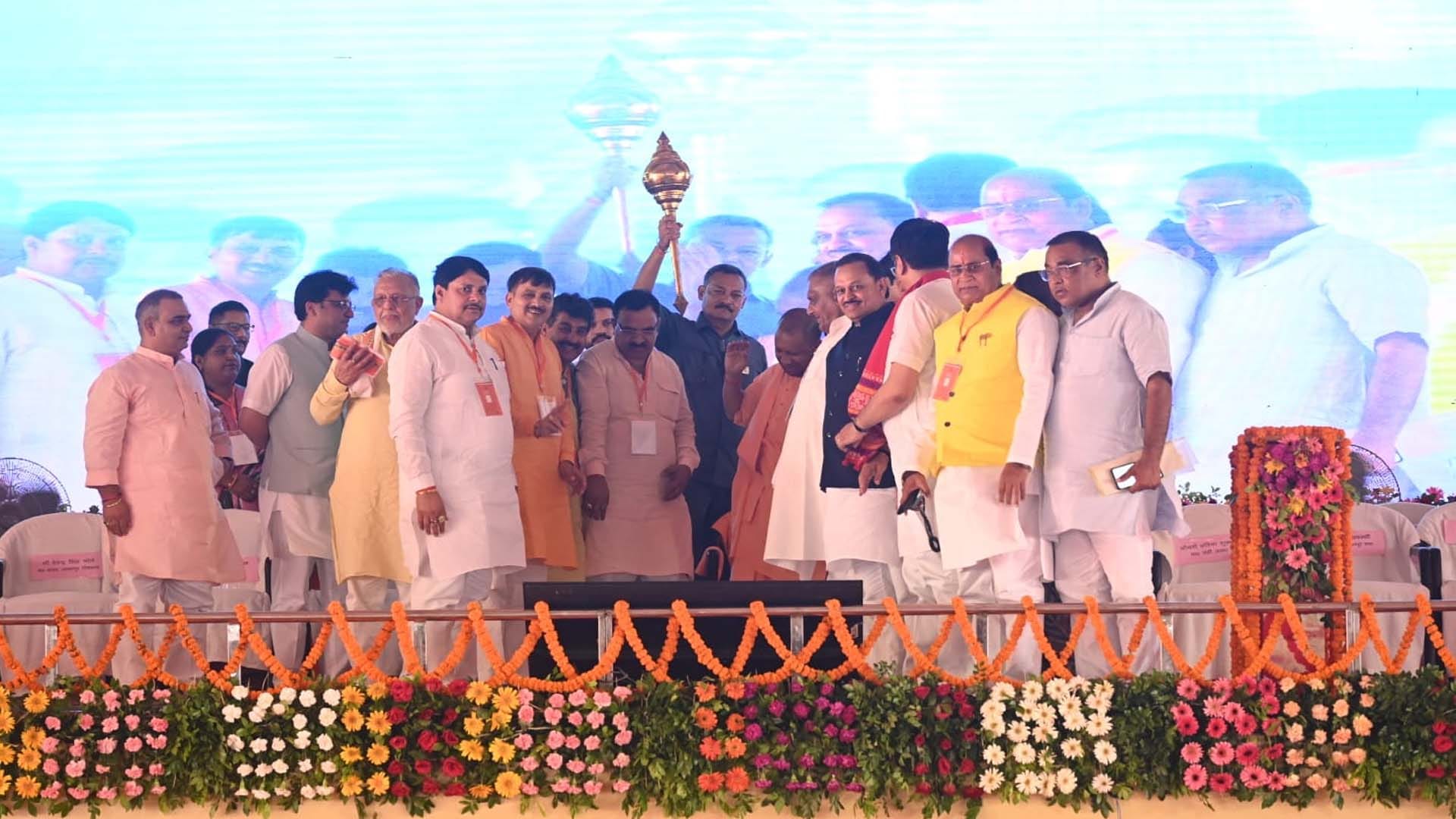 Chief Minister Yogi Adityanath targeted the Samajwadi Party