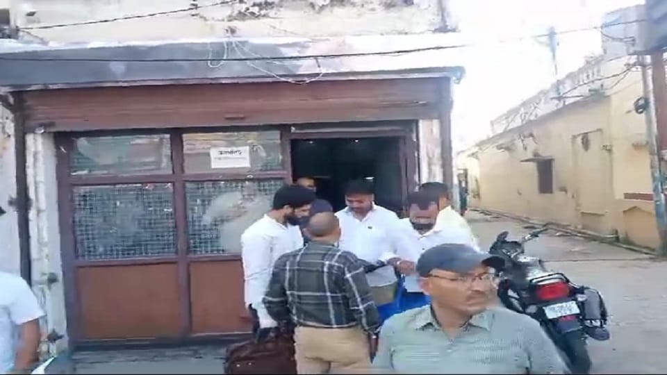 UP News: GST raid at the house of a big businessman of Bijnor, house-office-factory searched