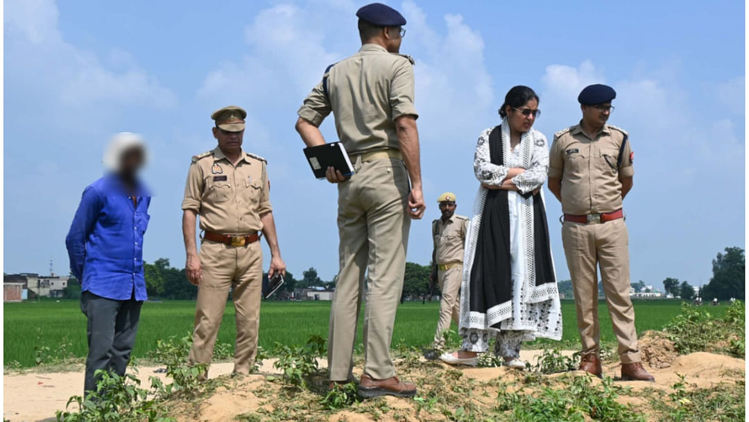 Dead body of a youth found on side of village in Siddharthnagar, there were marks of knife attack on the body.