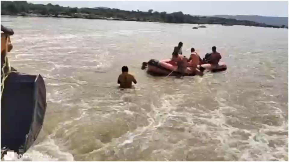 50 घंटे बाद मिला चालक का शव।