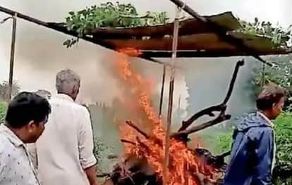 Ratlam Man Booked For Not Allowing Dalit Woman Last Rites At Panchat Shed