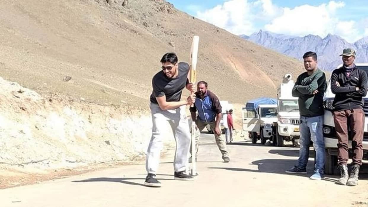 National Sports Day Sidharth Malhotra shared a throwback photos of him playing cricket with Fawad Khan